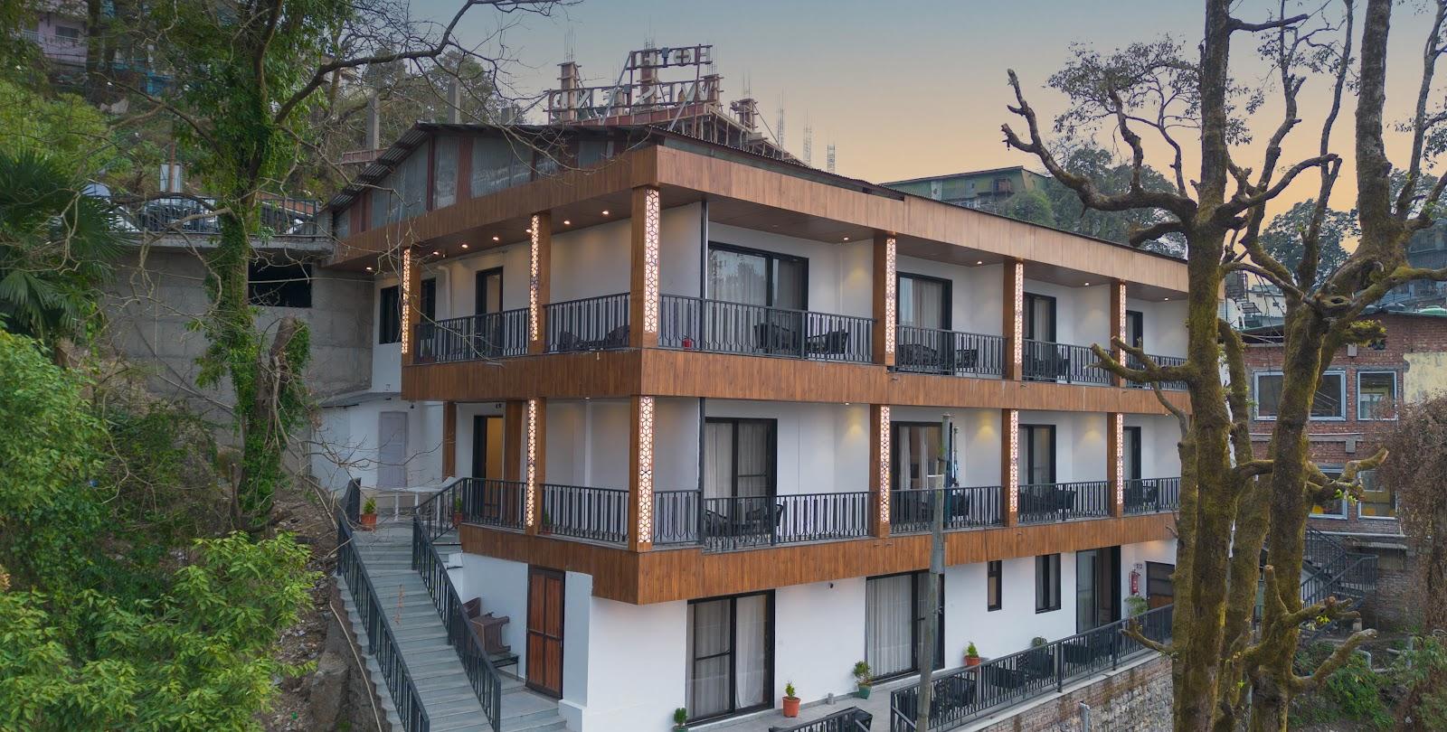 Perfectstayz Westend mall road mussoorie – photo 1