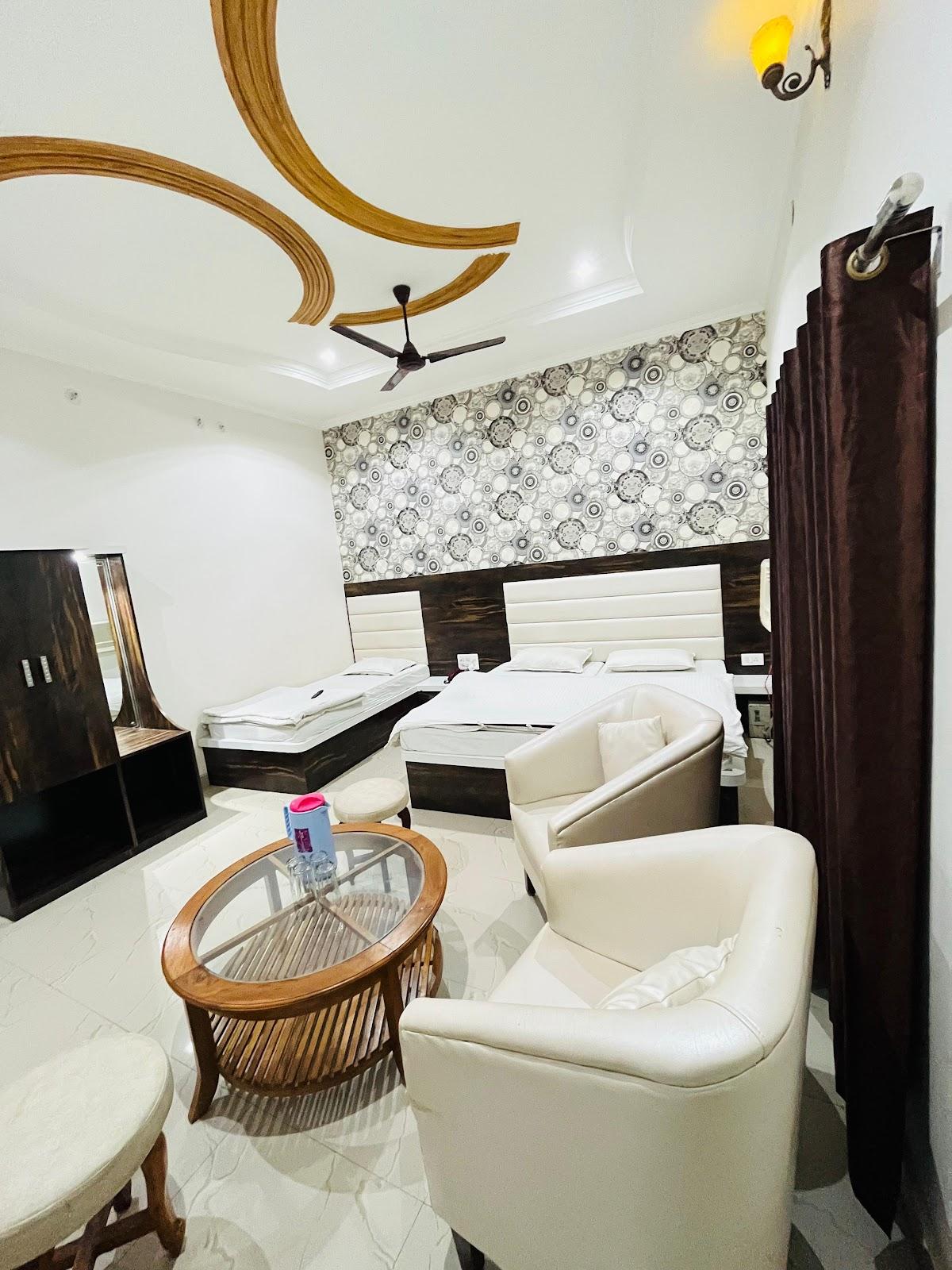 Shri Ram Hotel – photo 4