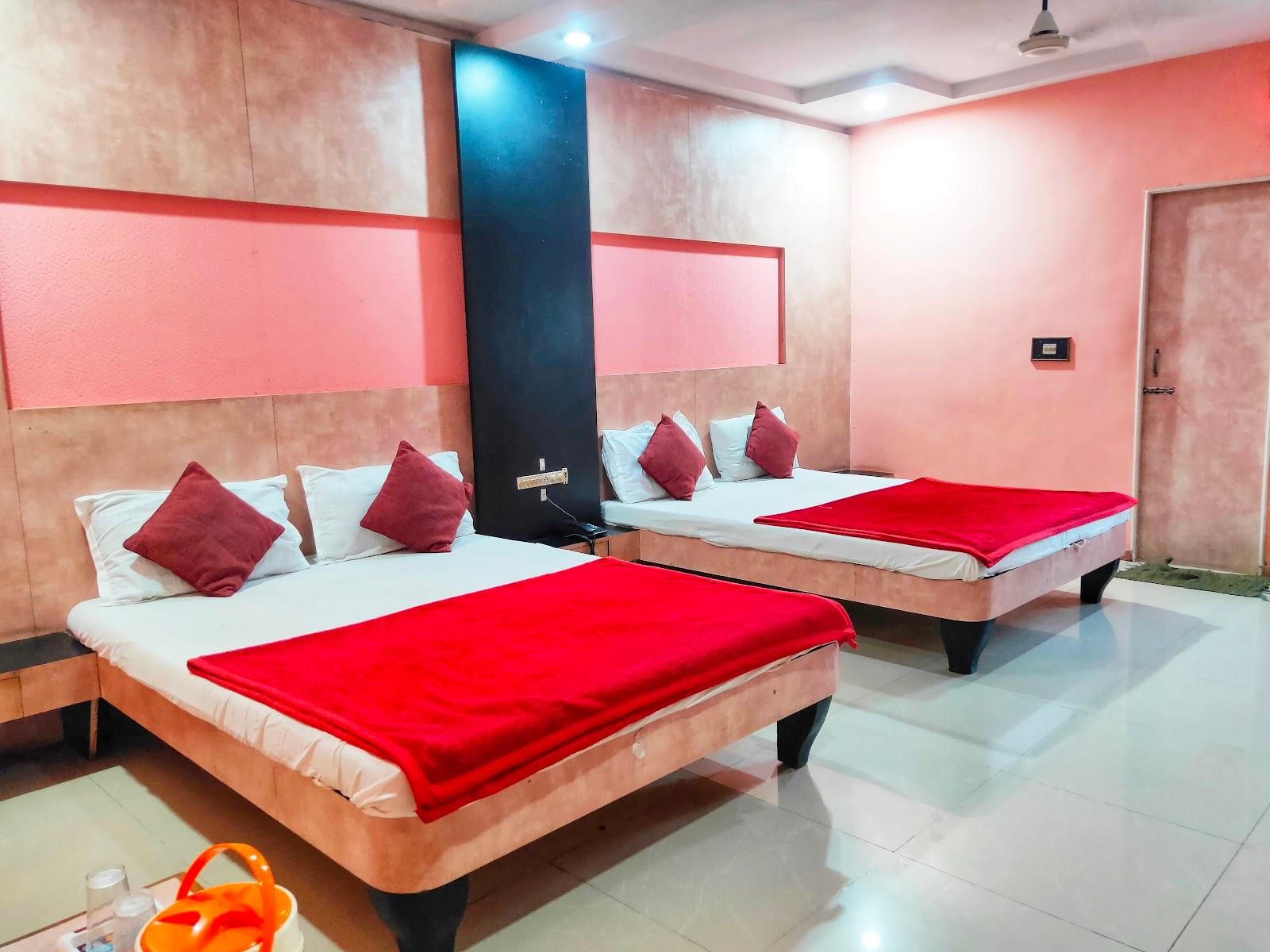 HOTEL MEERA – photo 3