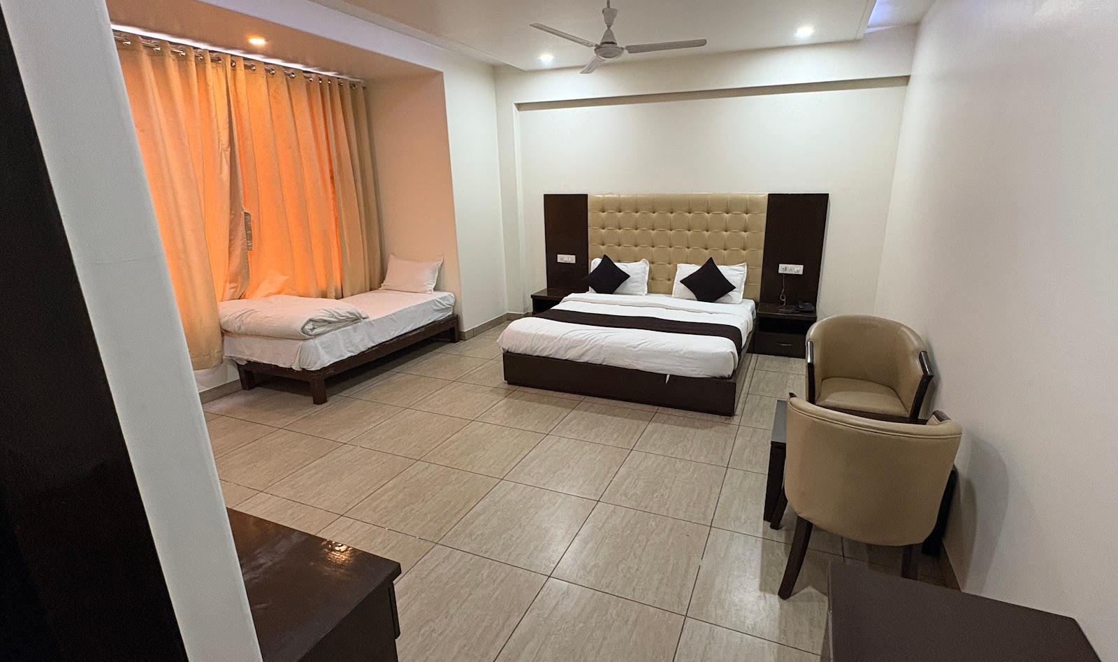 Hotel Girraj Inn – photo 2