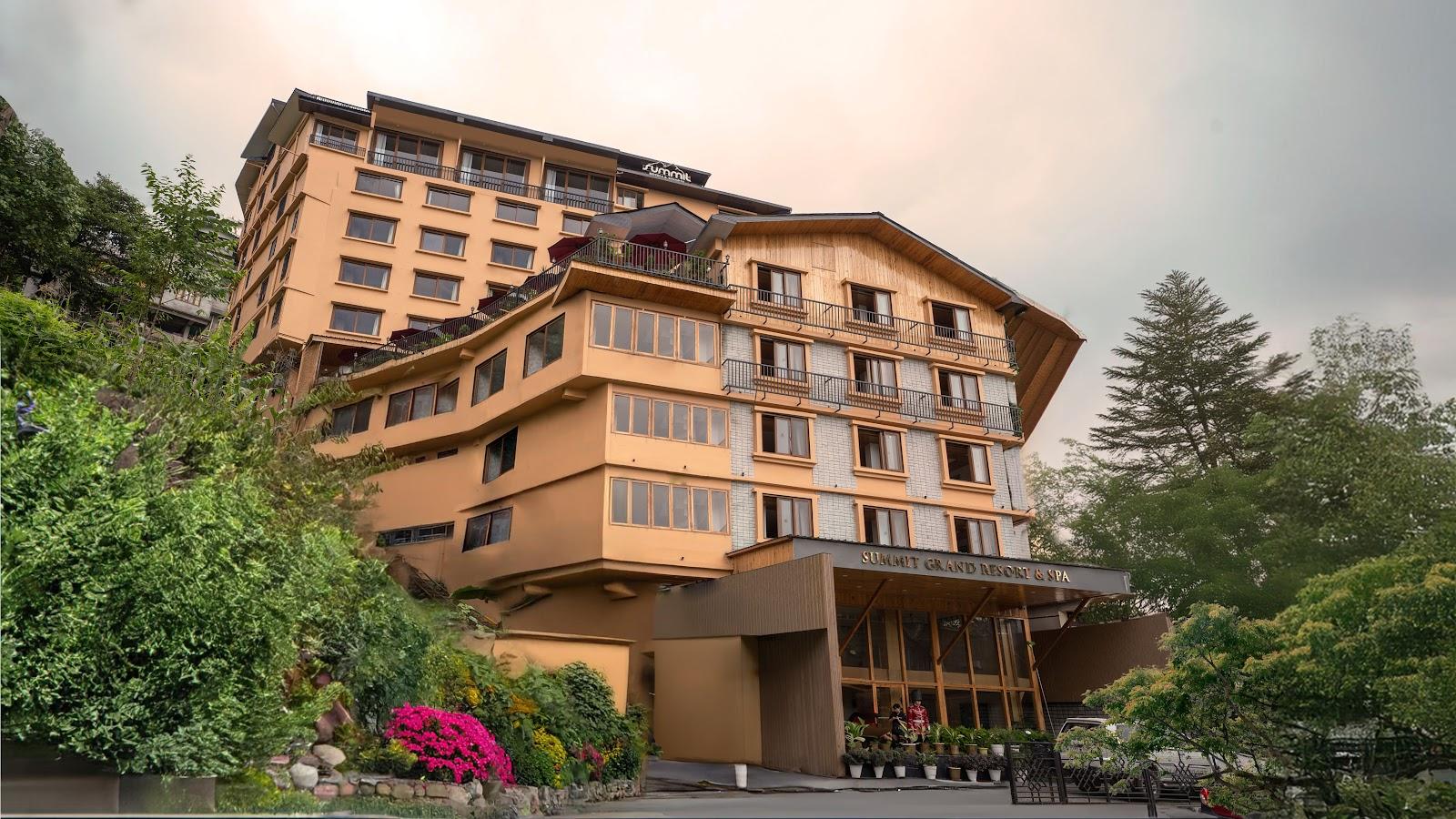 Summit Grand Resort & Spa – photo 1