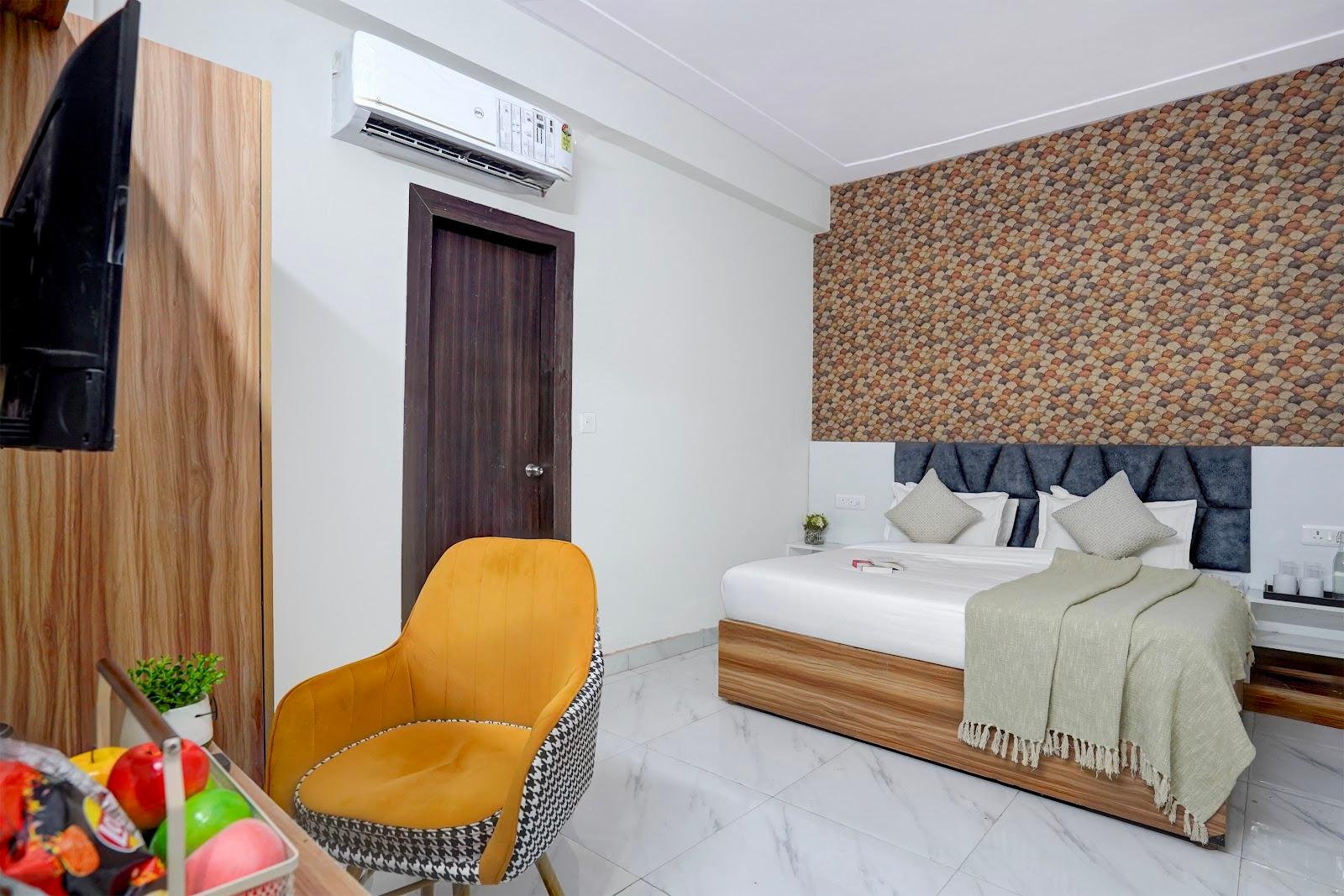 The Royal Corporate Near Sector 52 Metro Station Noida – photo 3