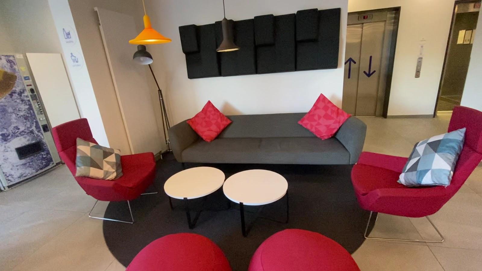 Holiday Inn Express Geneva Airport by IHG – photo 2