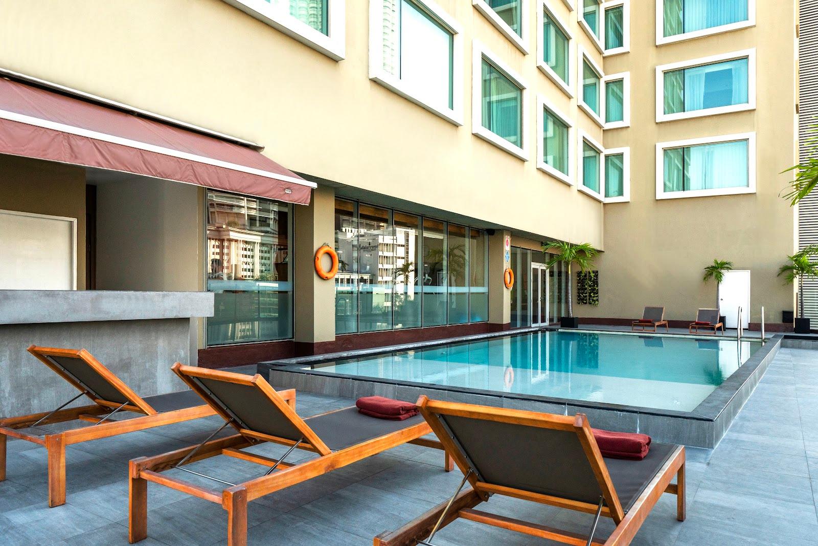 Hilton Garden Inn Bangkok Silom – photo 1