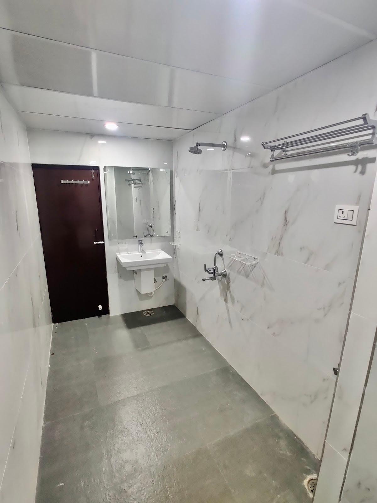 New Hotel Suhail – photo 4