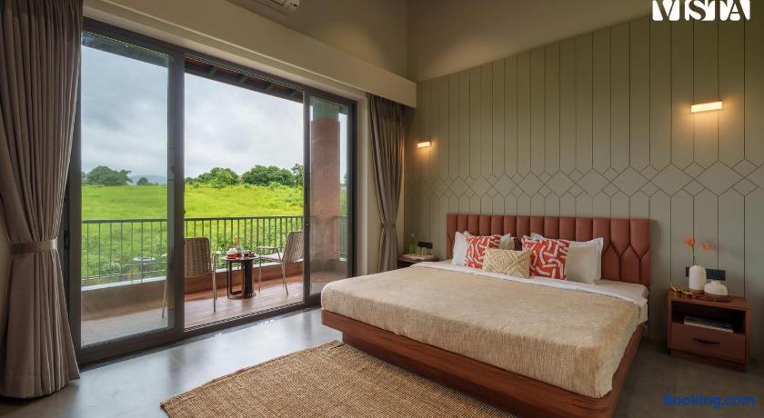 StayVista at The Rainfield Villa | Premium Villa with Swimming Pool in Nashik – photo 4