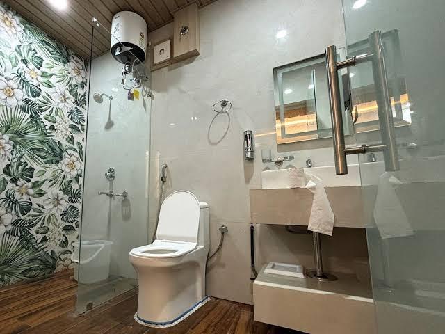 The Hotel Ambassador inn – photo 4