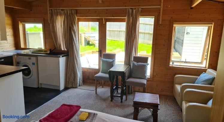 Secret Hythe, Sea views Town location 2km Eurotunnel – photo 1