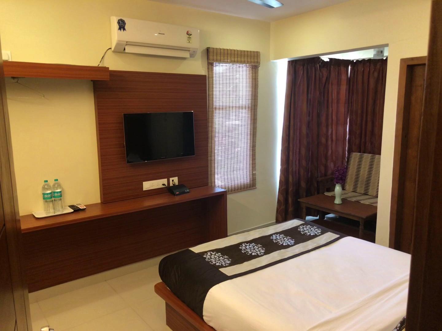The Grand Inn – photo 2
