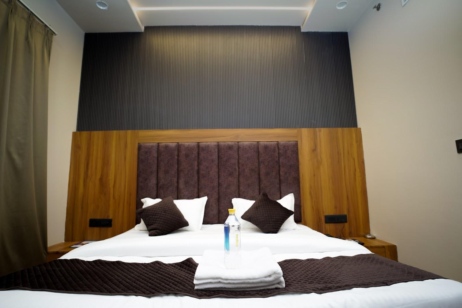 THE SPARK INN – photo 2