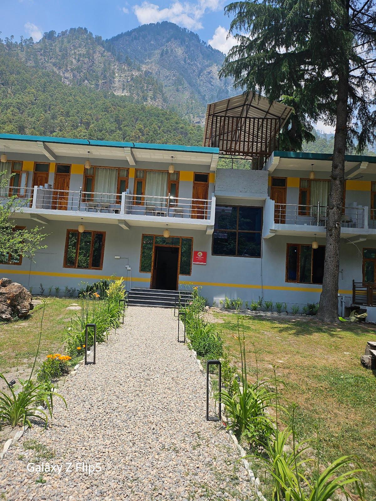 Madpackers Kasol ( Katagla) – photo 1