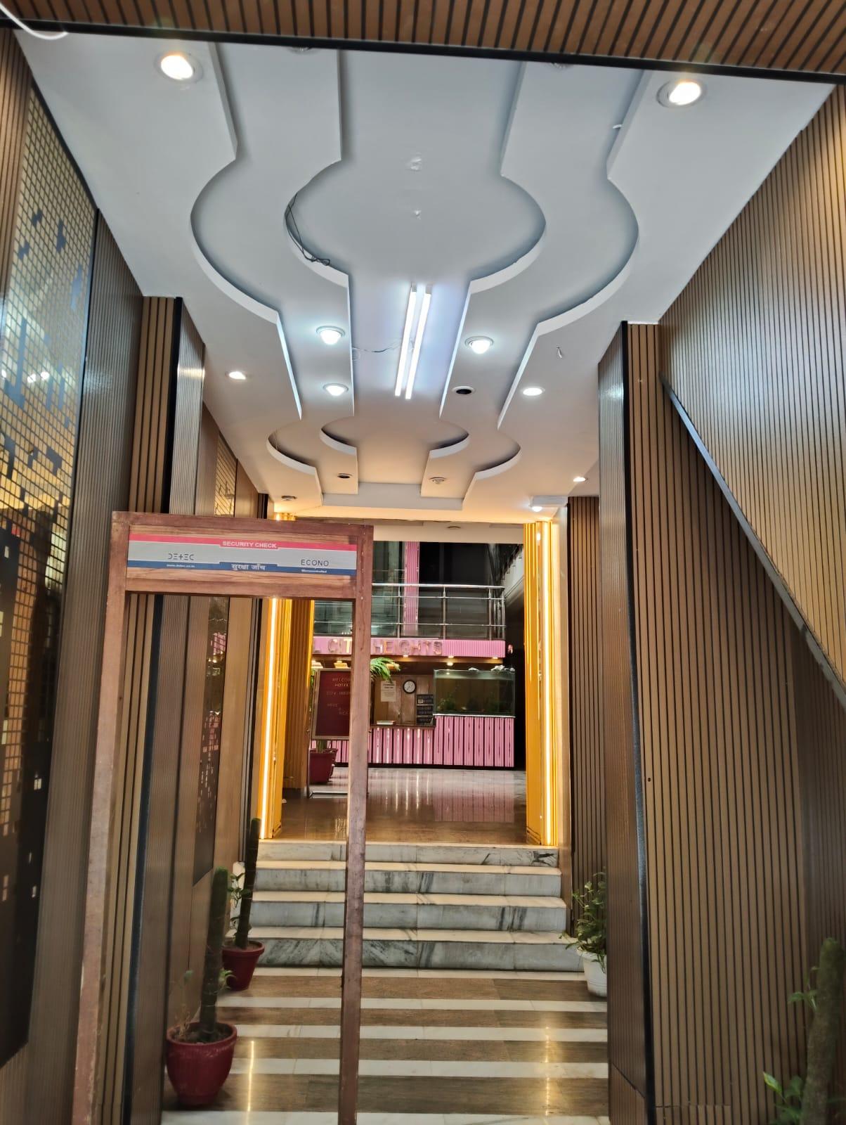 Hotel City heights – photo 1