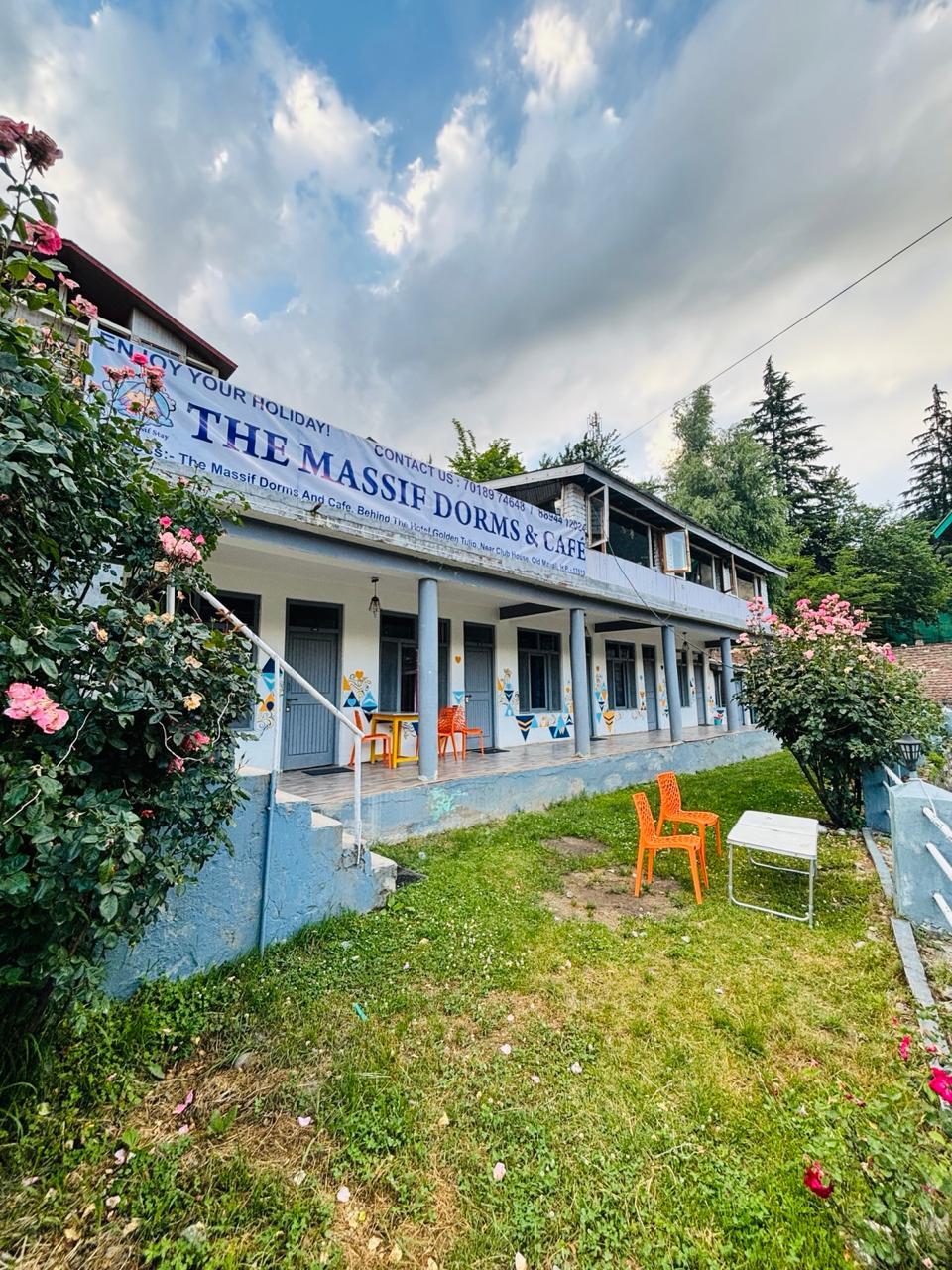 The Massif Dorms & Cafe' – photo 3