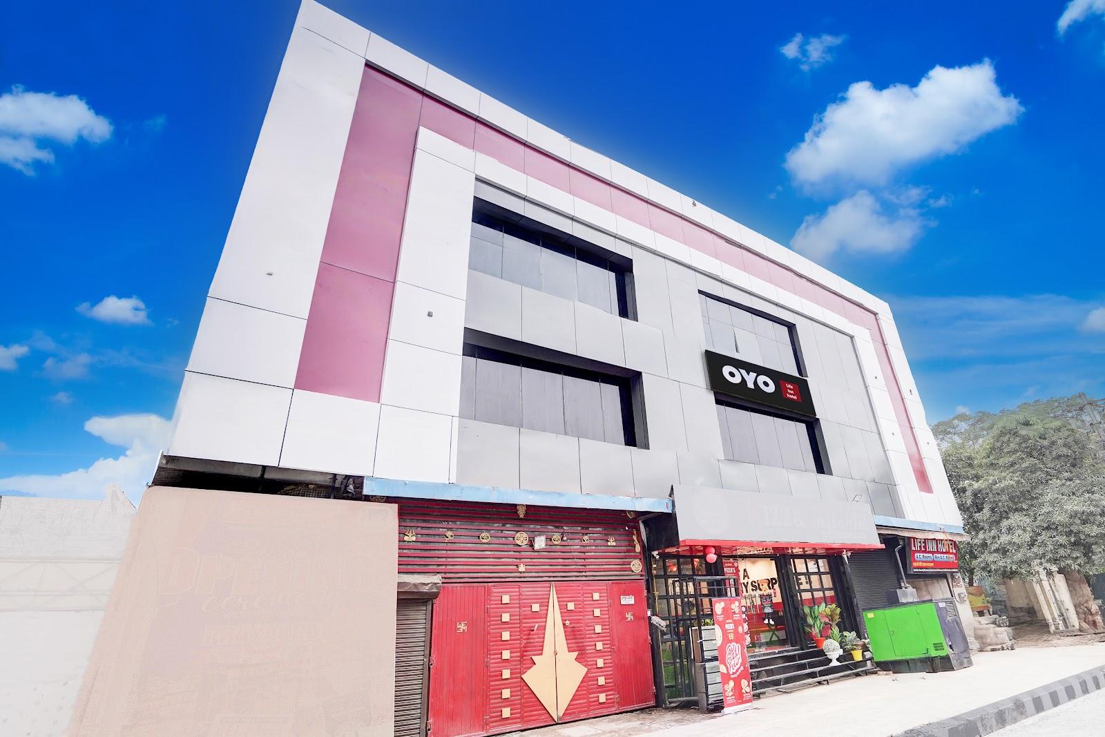LIFE INN HOTEL