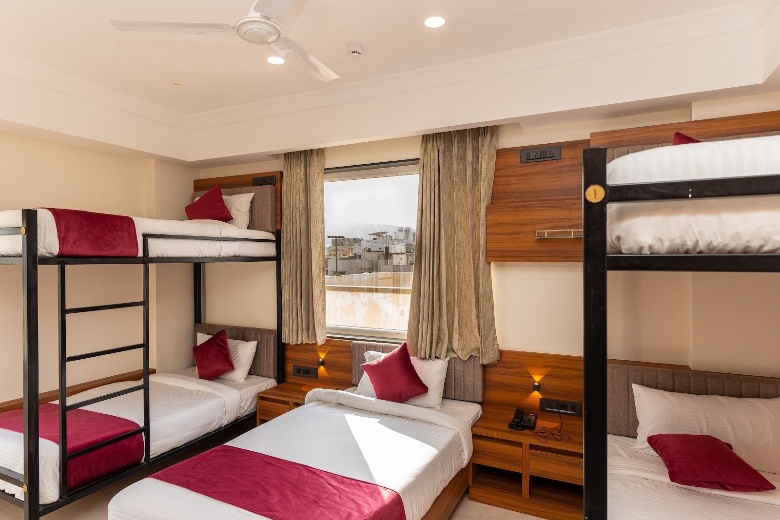 Hotel Raghunandan Palace – Boutique Luxury Business Stay in City Center Near City Palace, Lake Pichola & Railway Station – photo 2