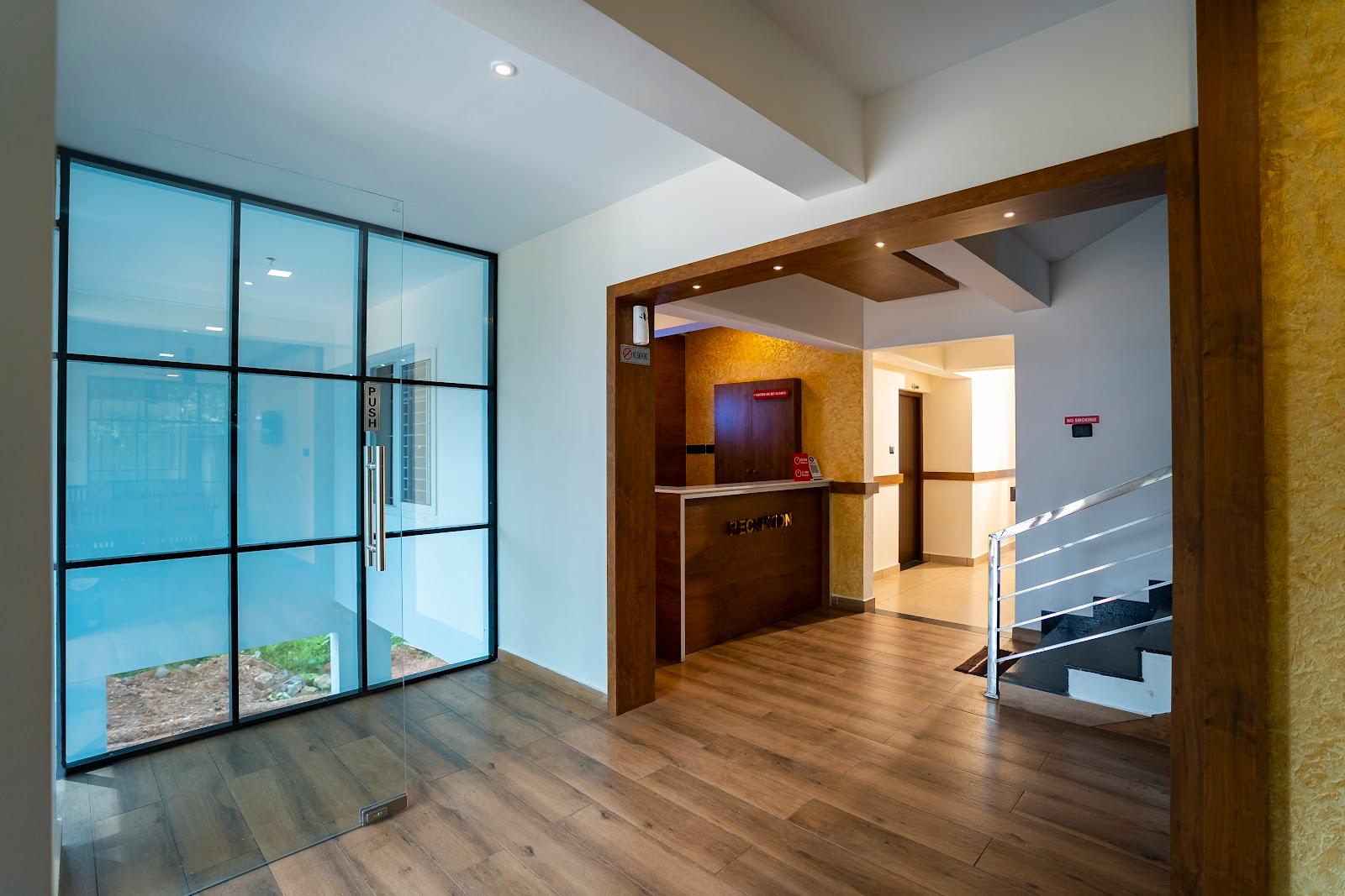 Sapphire Business Suites – photo 4