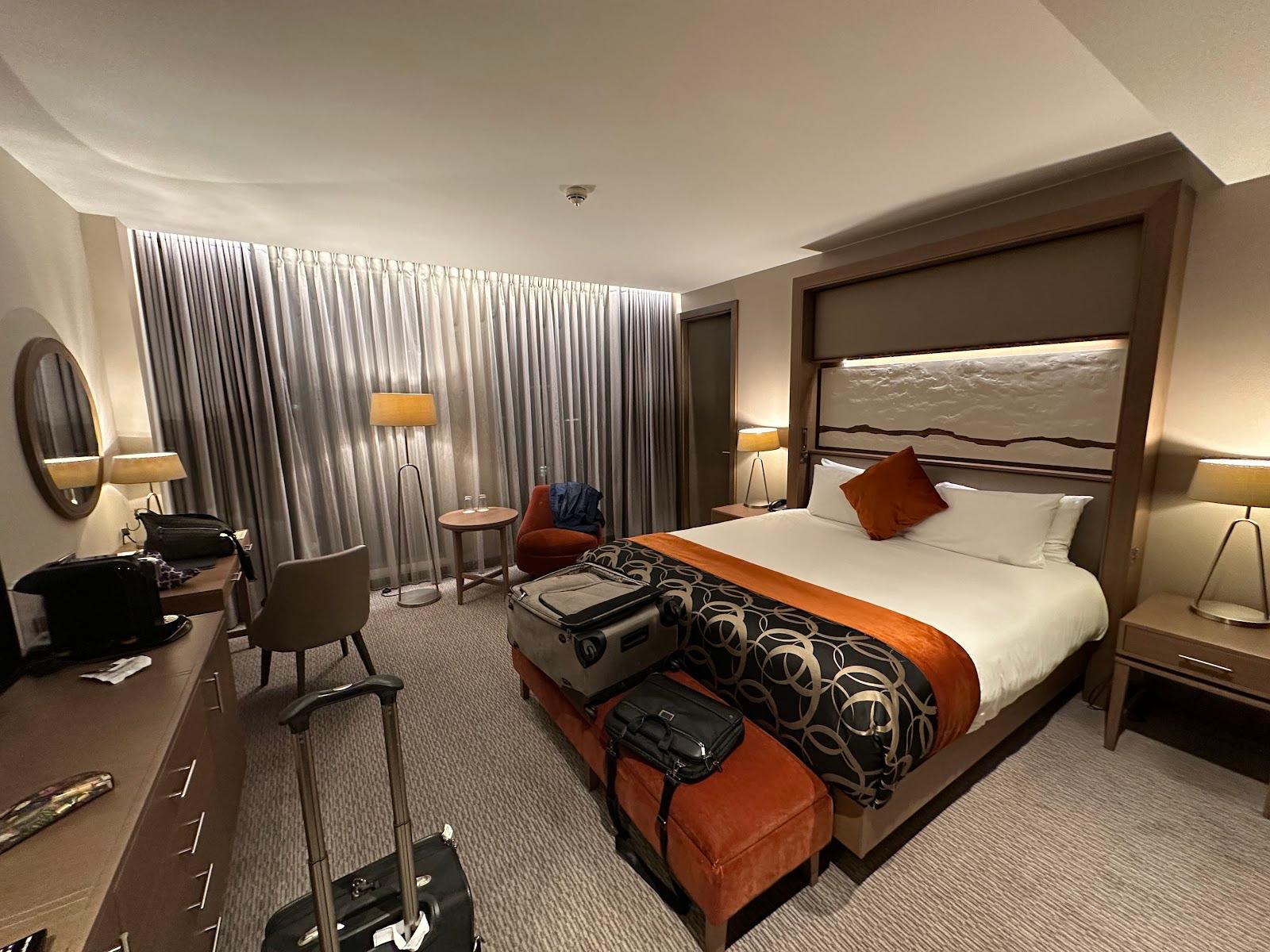 Clayton Hotel Chiswick – photo 4