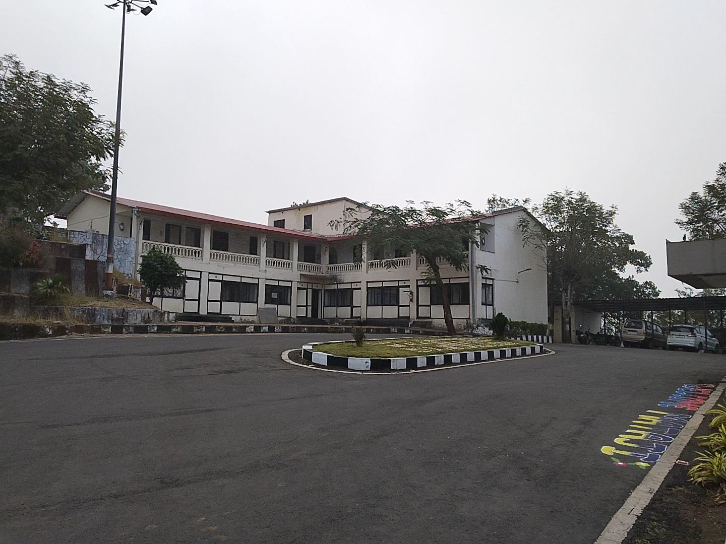 Government Circuit House – photo 4