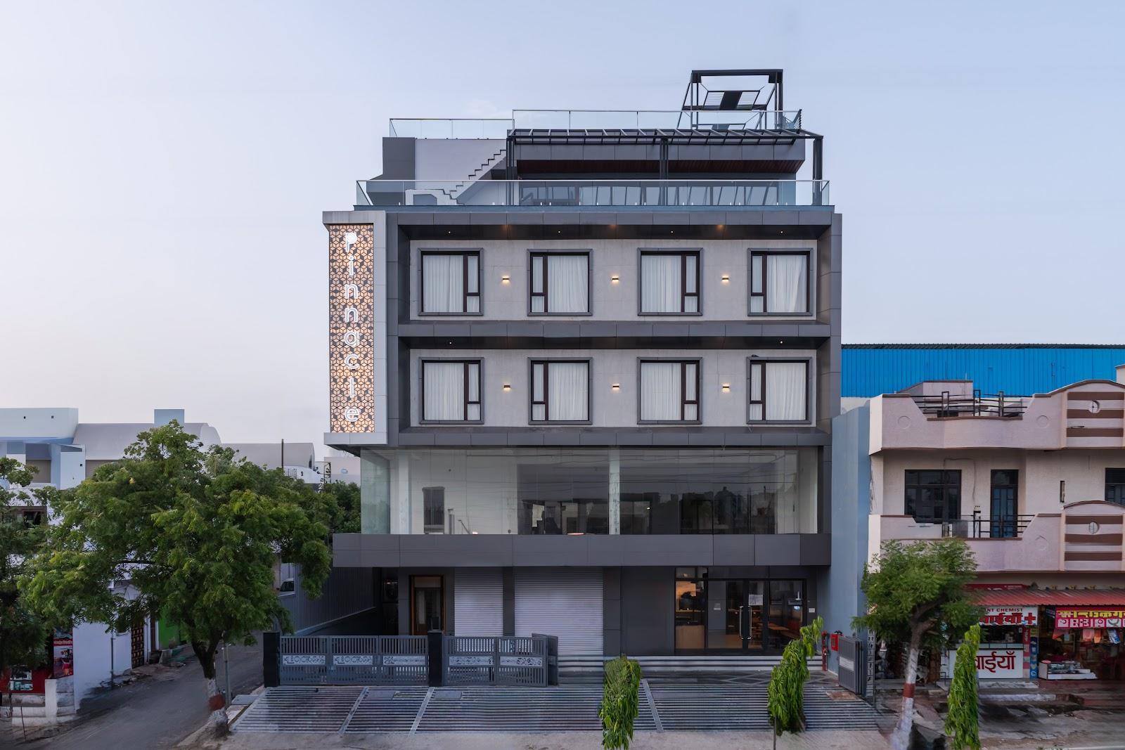 PINNACLE Udaipur - Boutique Rooftop Pool Hotel, Near the Lakes – photo 1