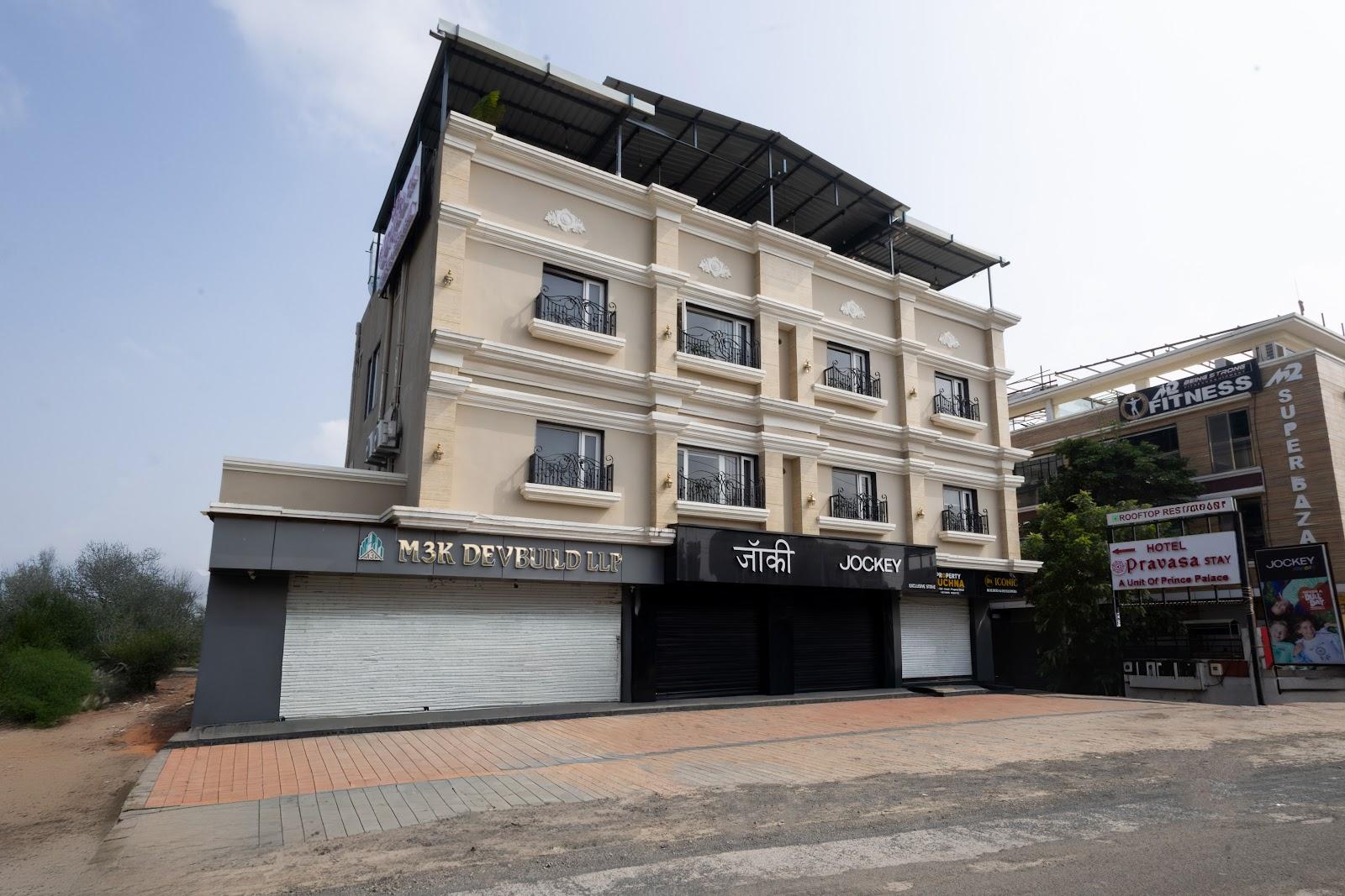 Hotel Pravasa Stay, Luv Kush Square – photo 1