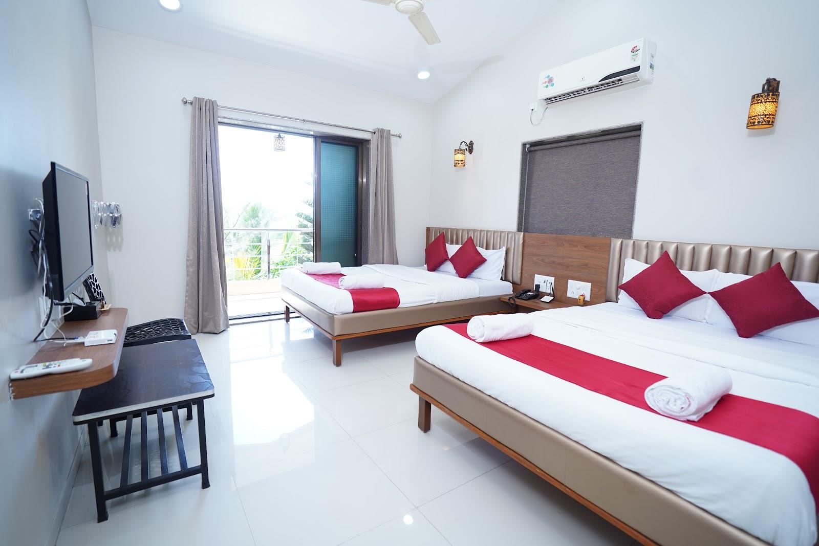 Lotus The Lakeview Resort – photo 3
