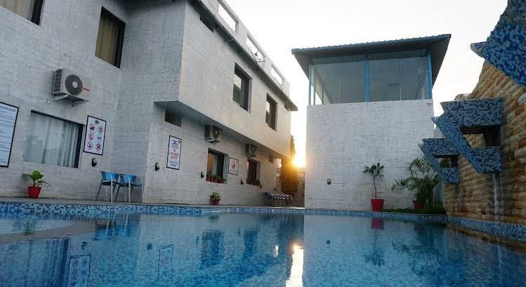 Col's Hotel Uphaar – photo 1