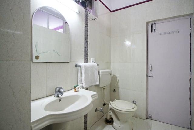 OYO Hotel Library Presidency – photo 3