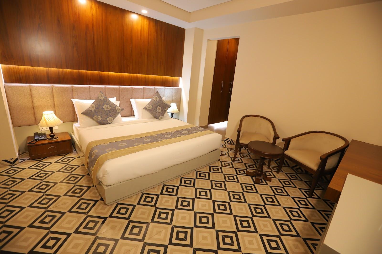 IP Royal Hotel – photo 3