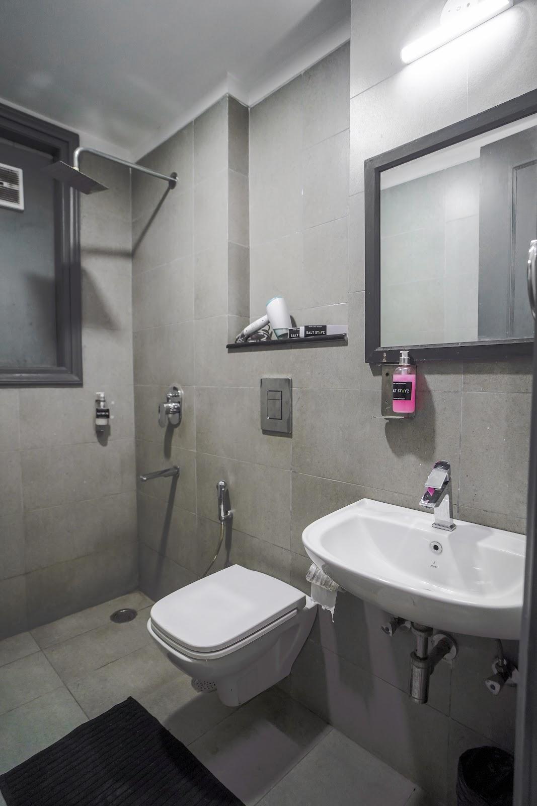 Saltstayz Express - Golf Course Road & DLF Phase-1 – photo 4