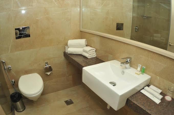Royale Lalit – photo 4