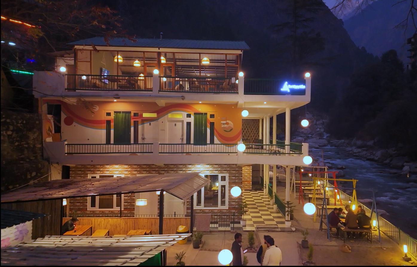 The Trippy Tribe Riverside Hostel – photo 4