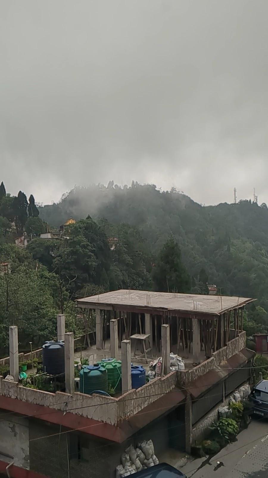 Darjeeling Hillside Inn – photo 2