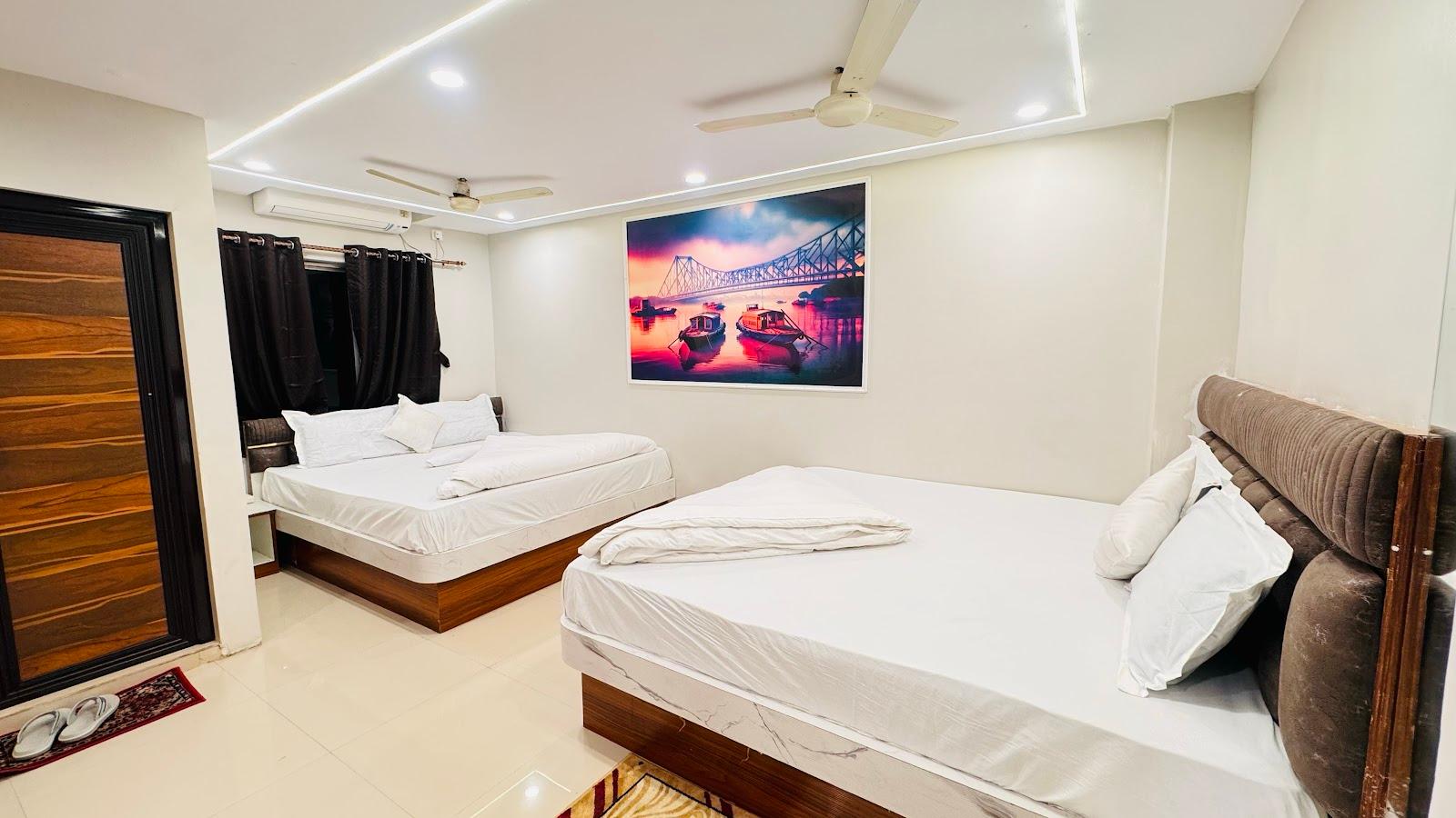 ZQ Guest House(new market dharmatala) – photo 3