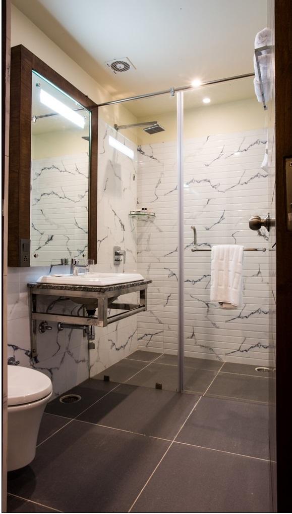 The Royal Court Hotel & Spa – photo 4