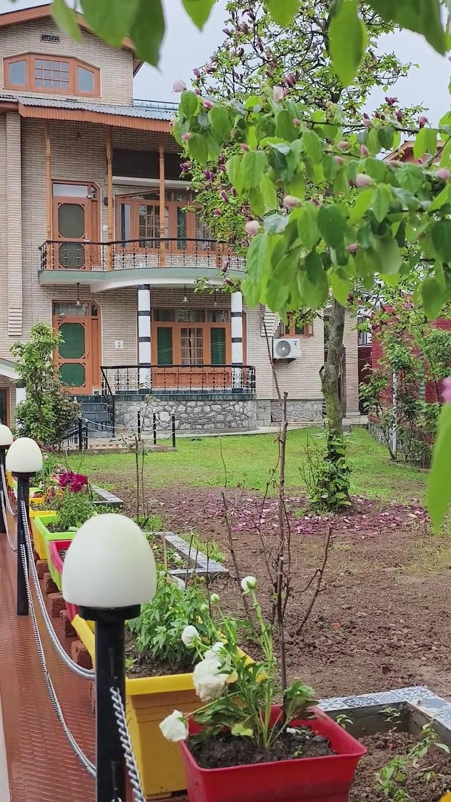 CITY HILLS RESORT (SRINAGAR KASHMIR) – photo 1