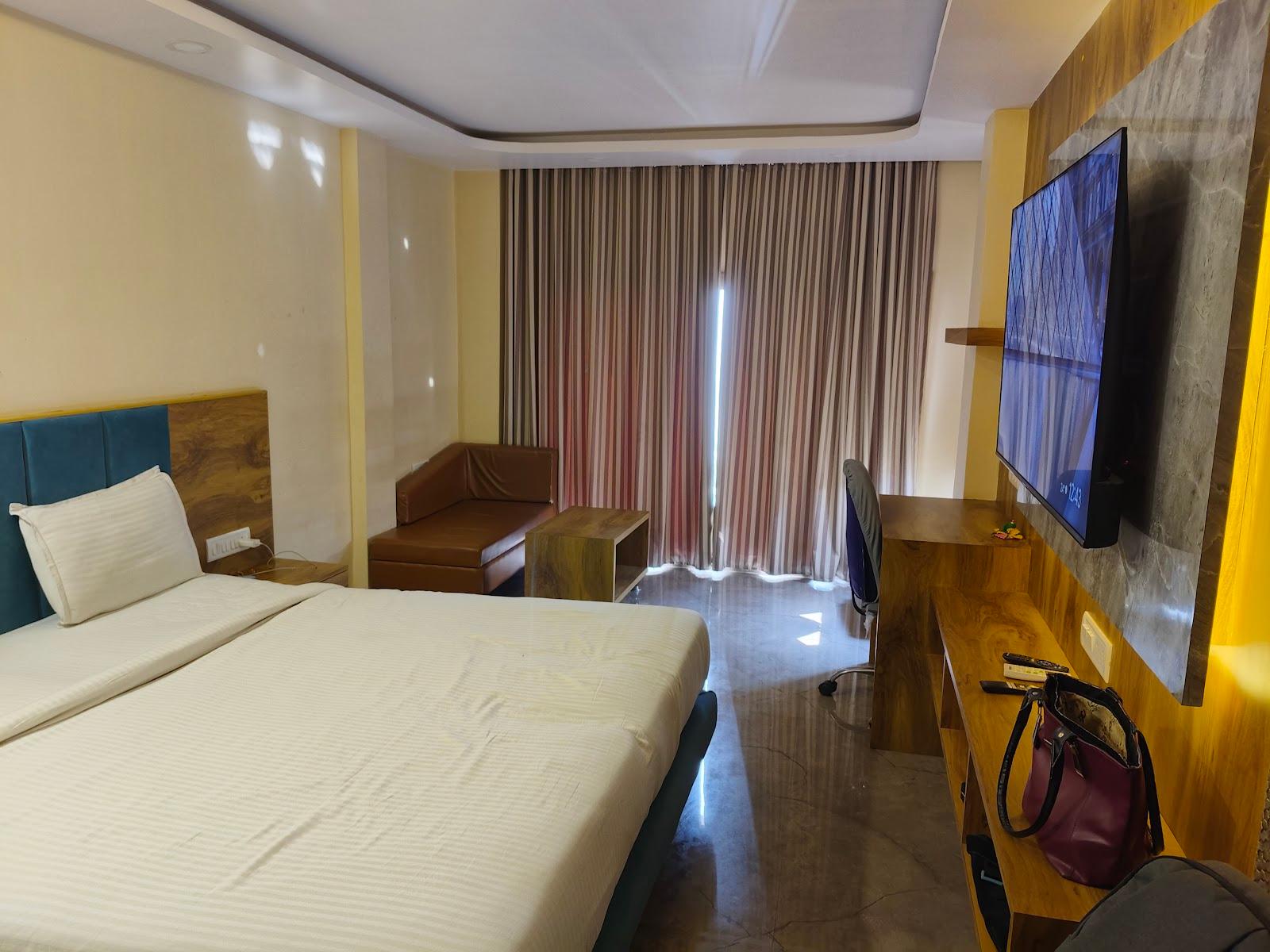 Super Townhouse Oak Dhanbad Near SSLNT College formerly Kapson – photo 1