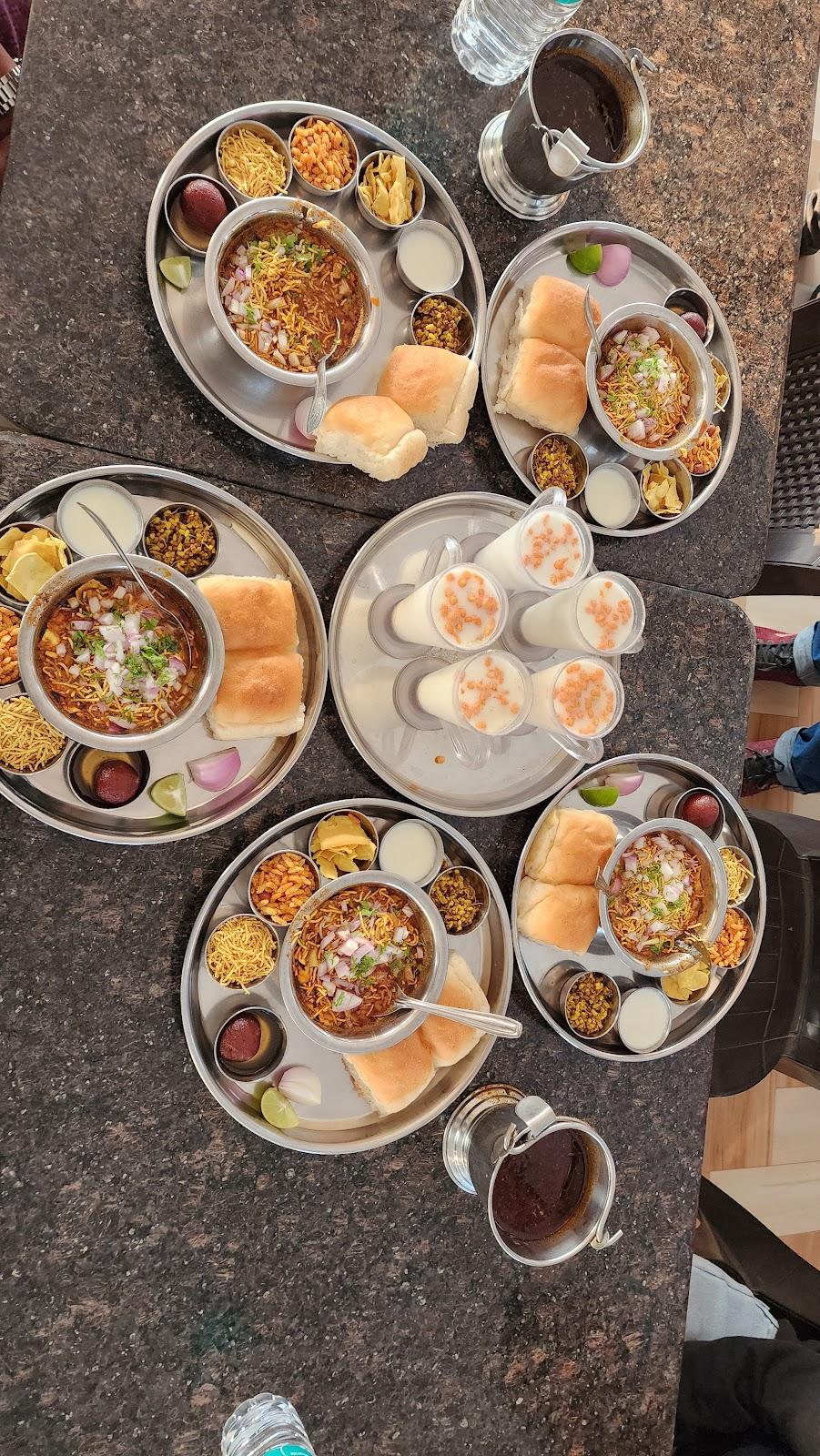Jogeshwari Misal and Bhel – photo 4