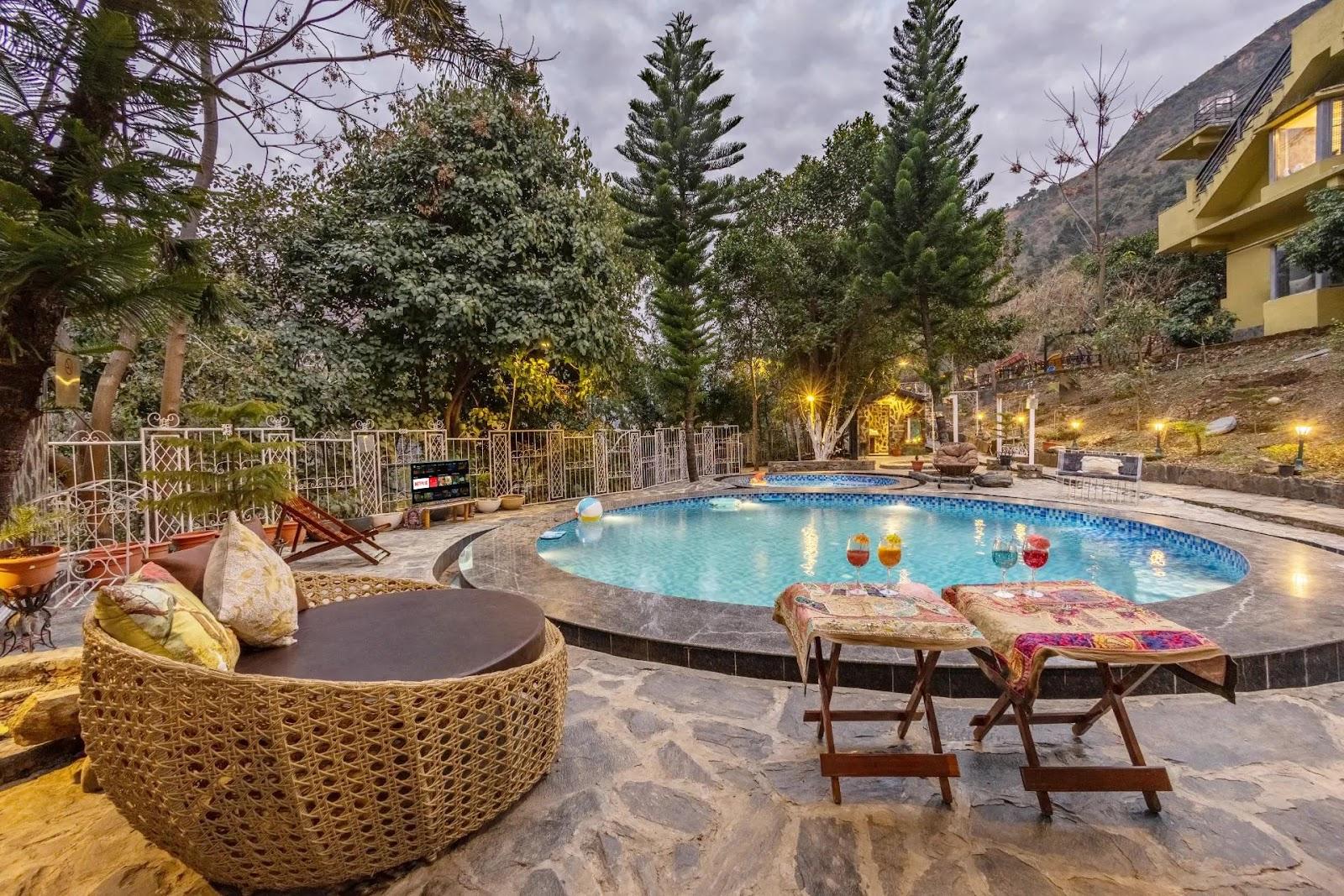 ELIVAAS Zephyr - Pool Resort in Mussoorie – photo 4