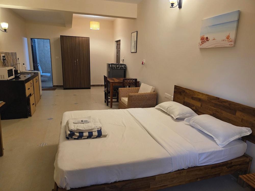 Coastal Suites Apart-hotel – photo 4