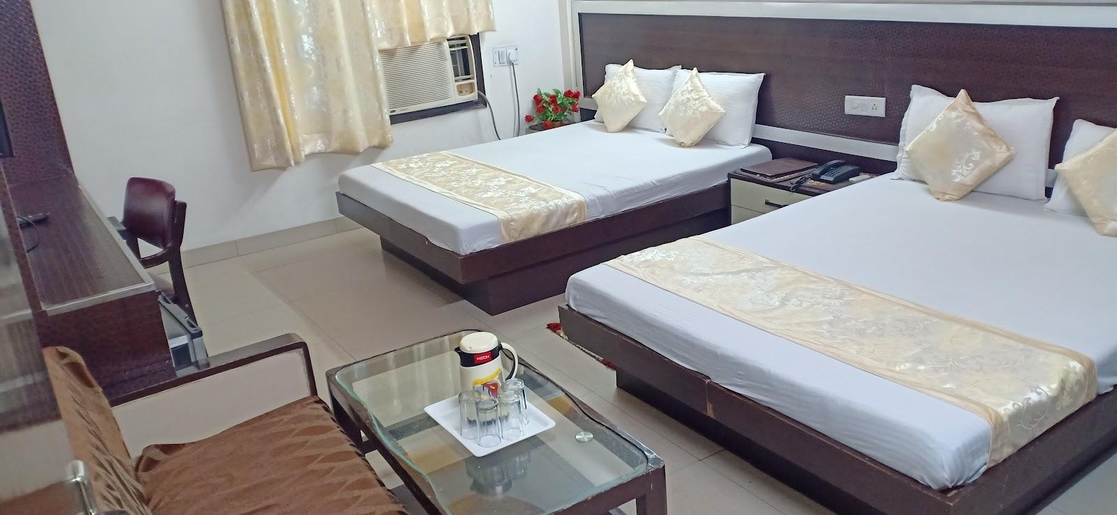 Hotel Su Shree Continental – photo 3