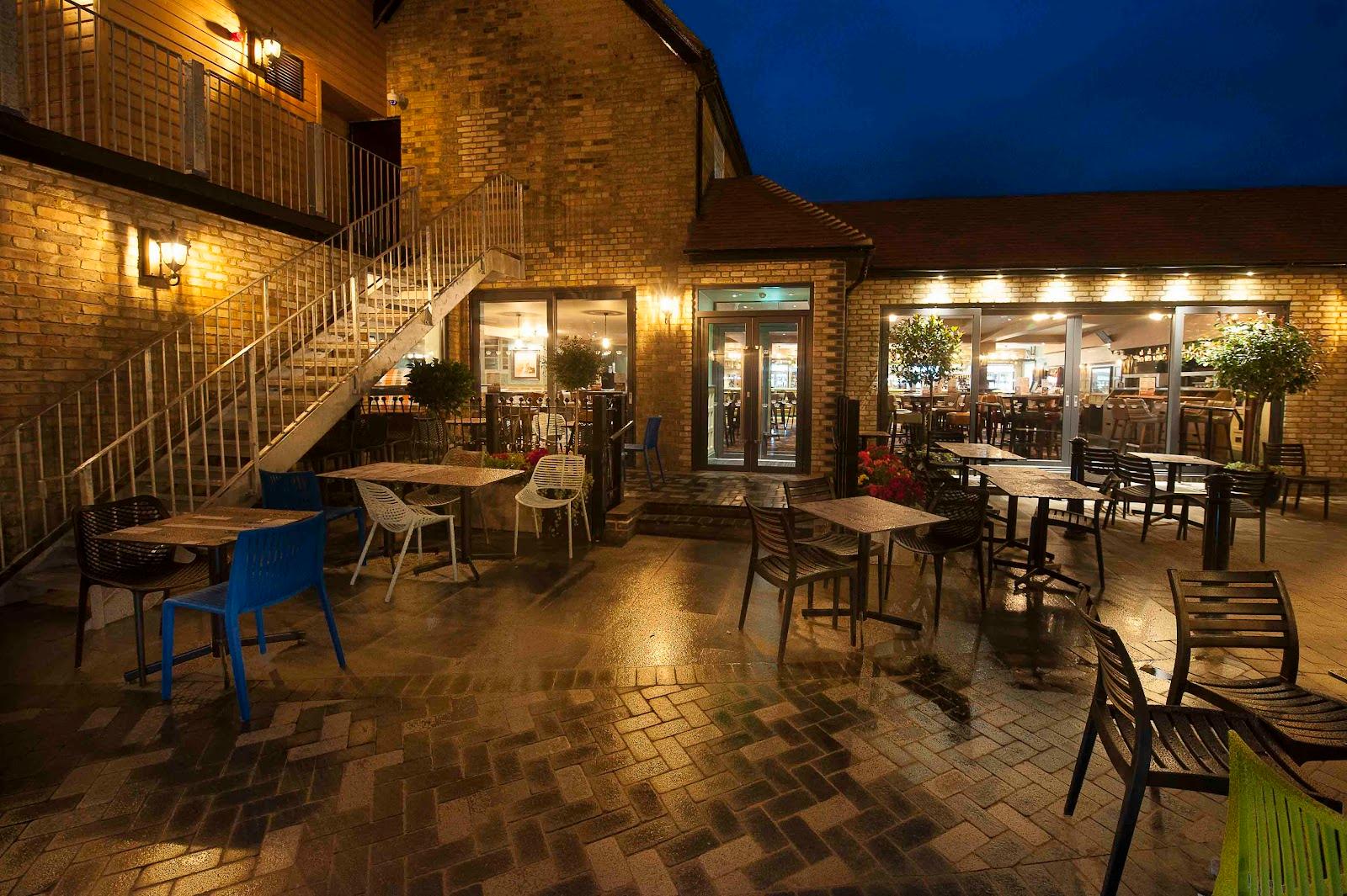 The Crown Hotel – photo 1