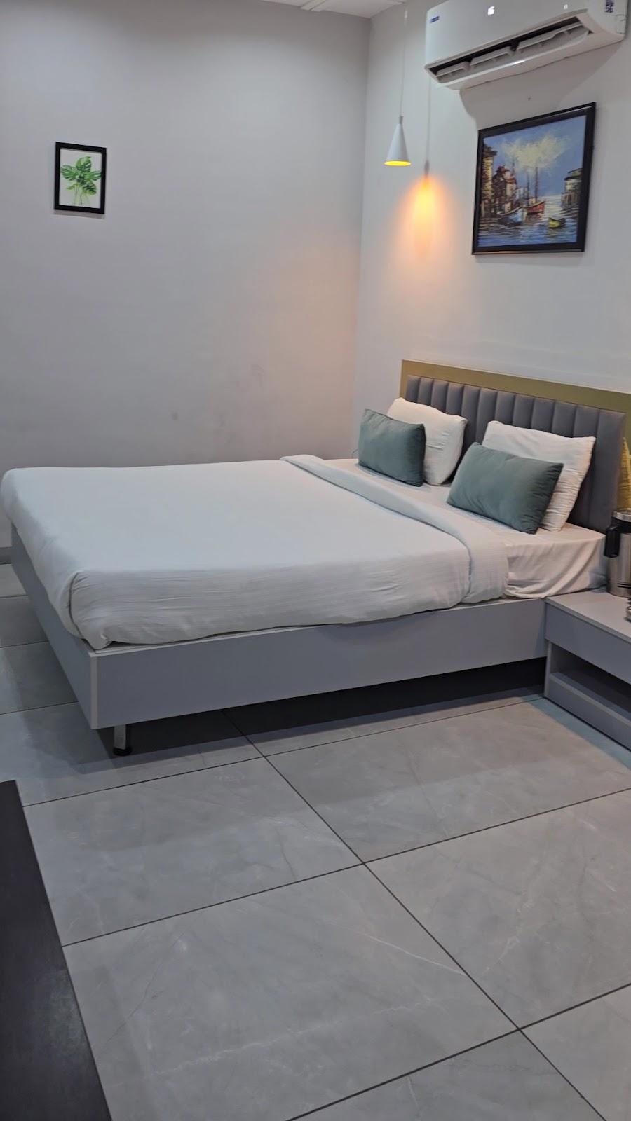 Hotel Saffron – photo 2