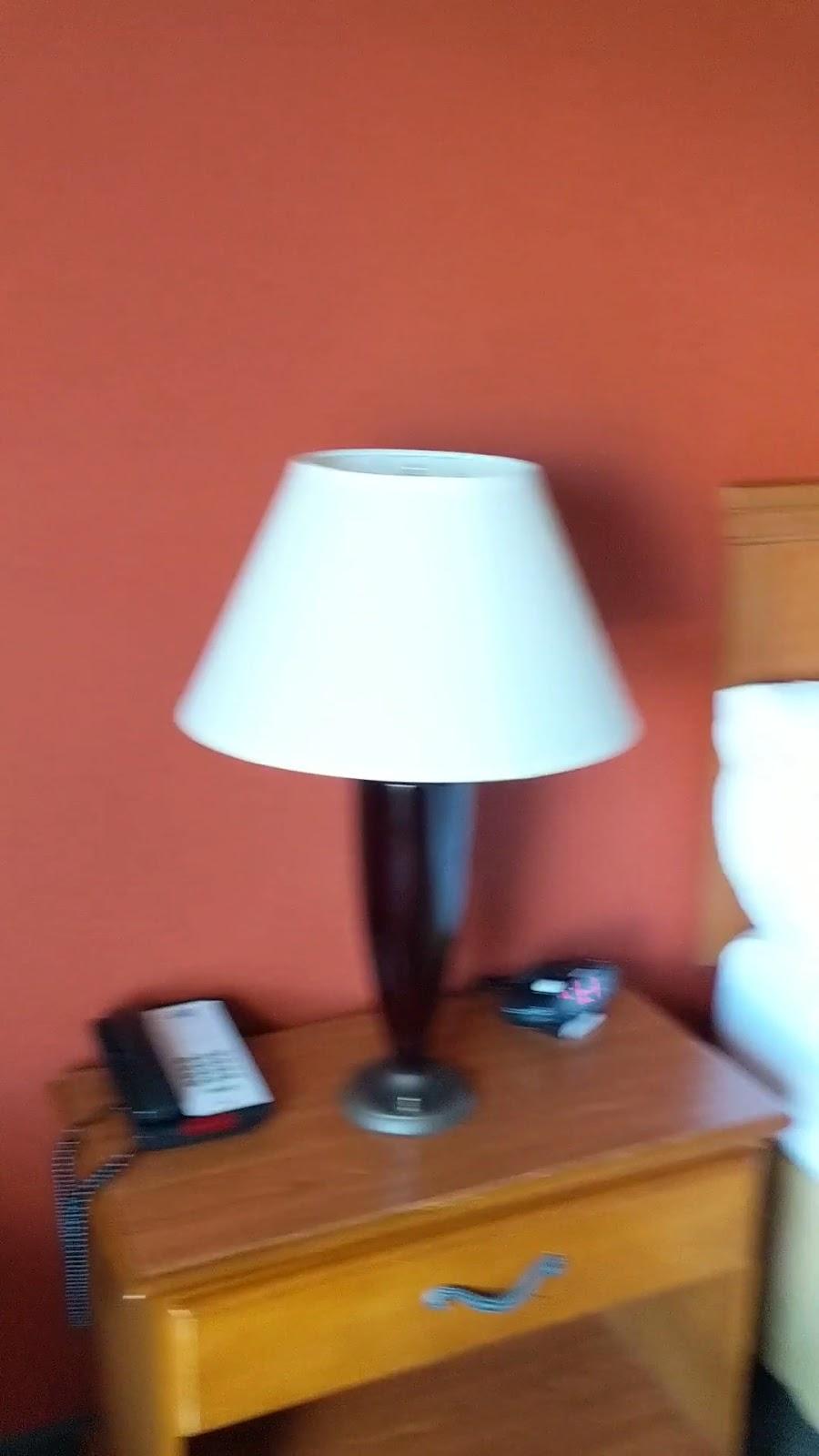 Holiday Inn Express & Suites Lake Zurich-Barrington by IHG – photo 2