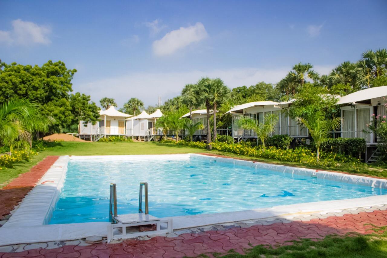 The Ashok Beach Resort – photo 4