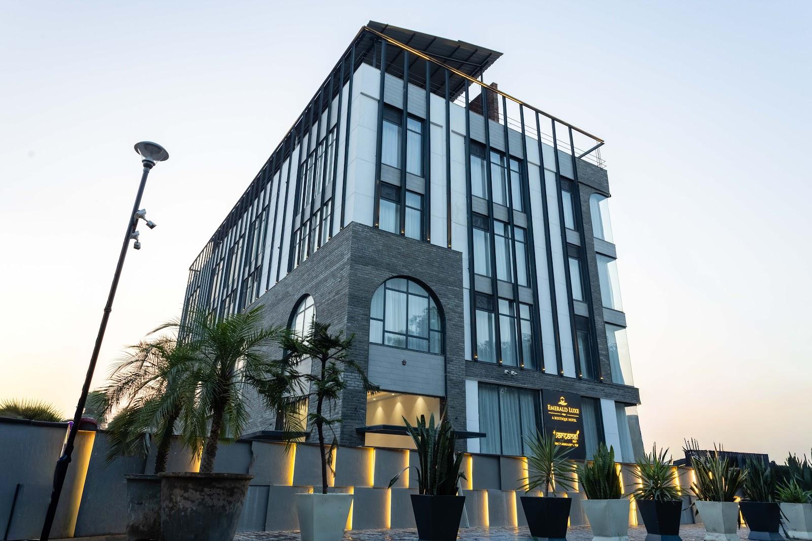 Emerald Luxe ( A Boutique Hotel ) – photo 3