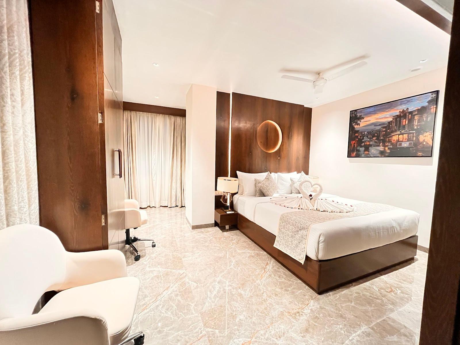 Golden Aura Hotel – photo 3