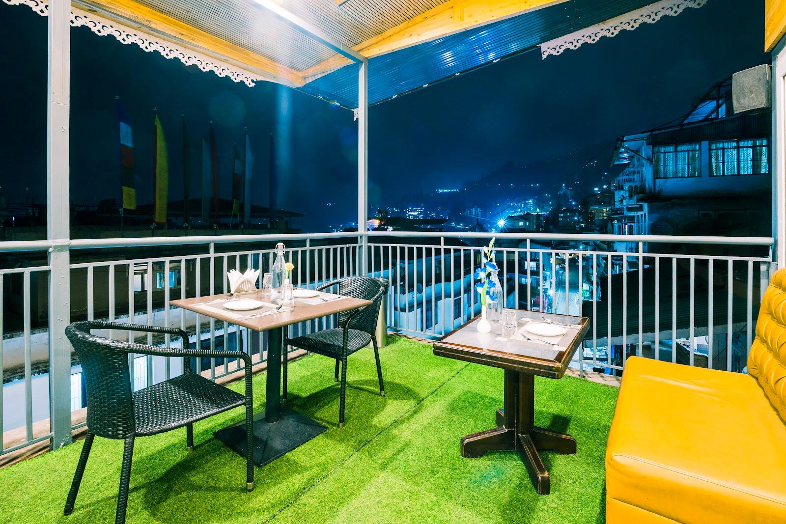 Sparrow Elements Boutique Near Mg Marg – photo 3