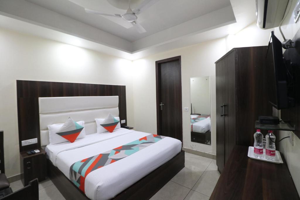 Hotel Emerald Suites At Airport – photo 2