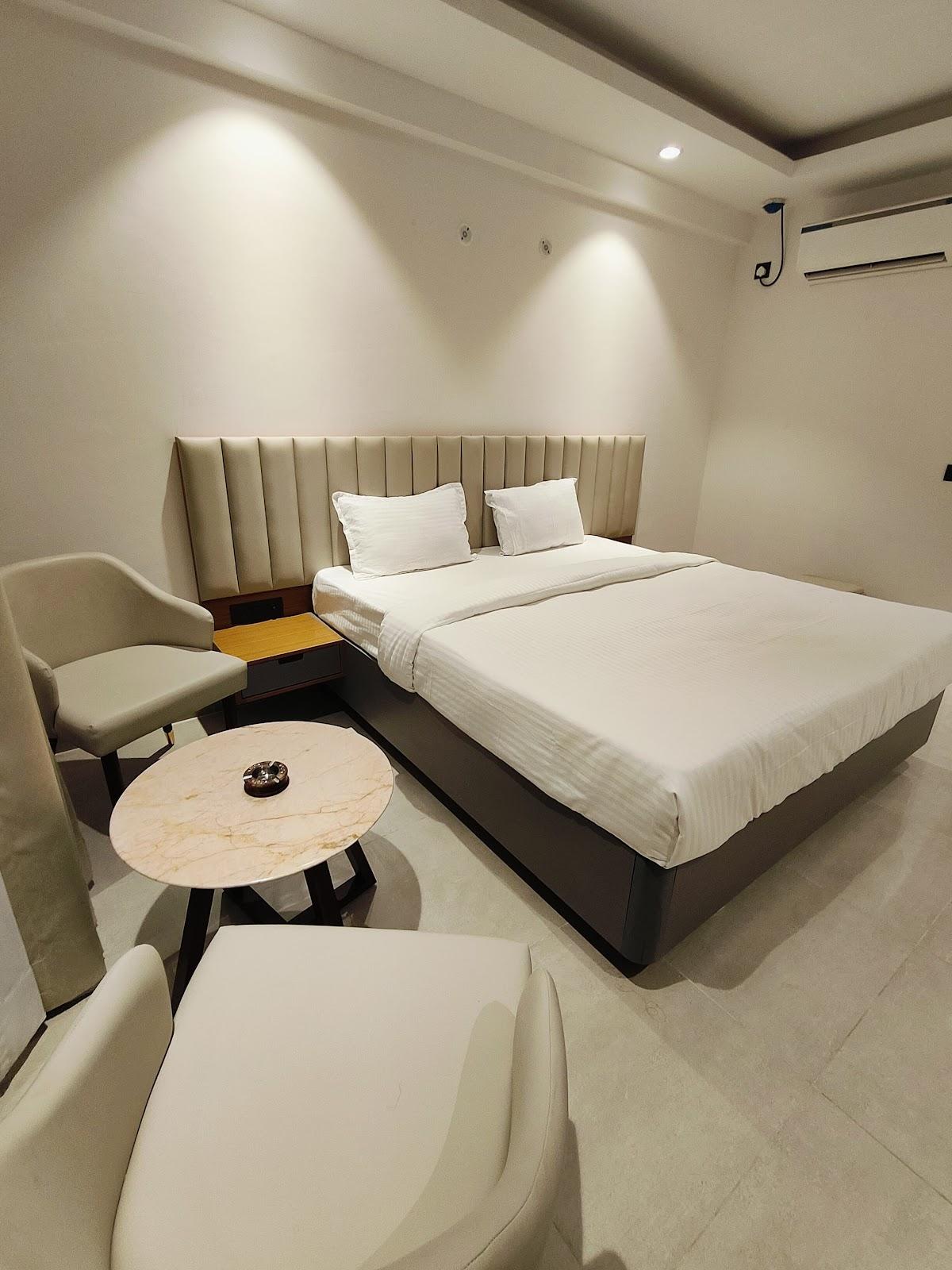 Hotel maple tree – photo 1
