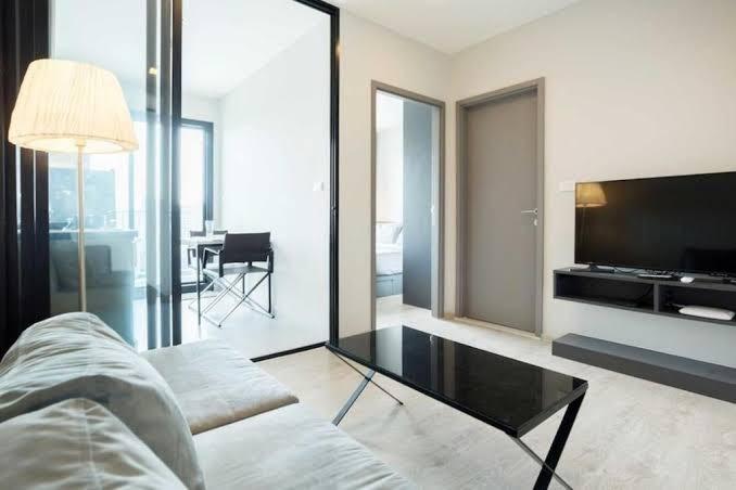Central Pattaya - Sea View Large Balcony Condo with Infinity Pool – photo 4